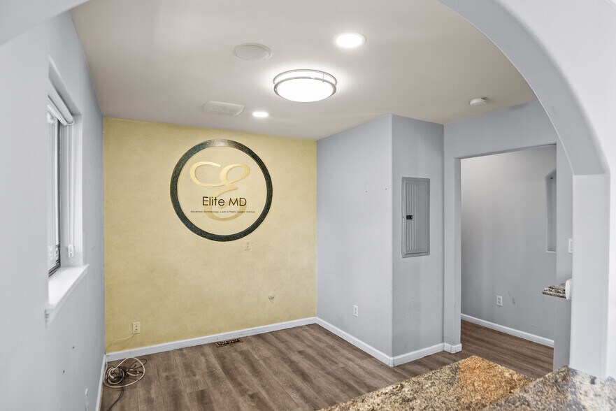 More Photos Of 360 Rose St, Danville Medical For Sale