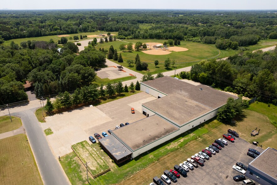 More Photos Of 15720 NE Lincoln St, Andover Manufacturing For Lease