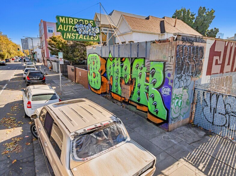 More Photos Of 635 W Grand Ave, Oakland Freestanding For Sale