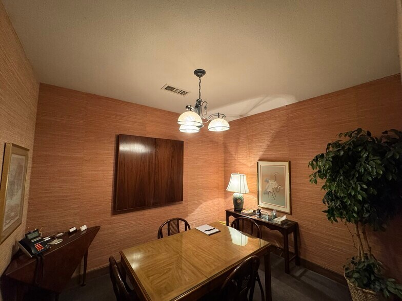 More Photos Of 130 E. 7th Street, Auburn Office For Sale
