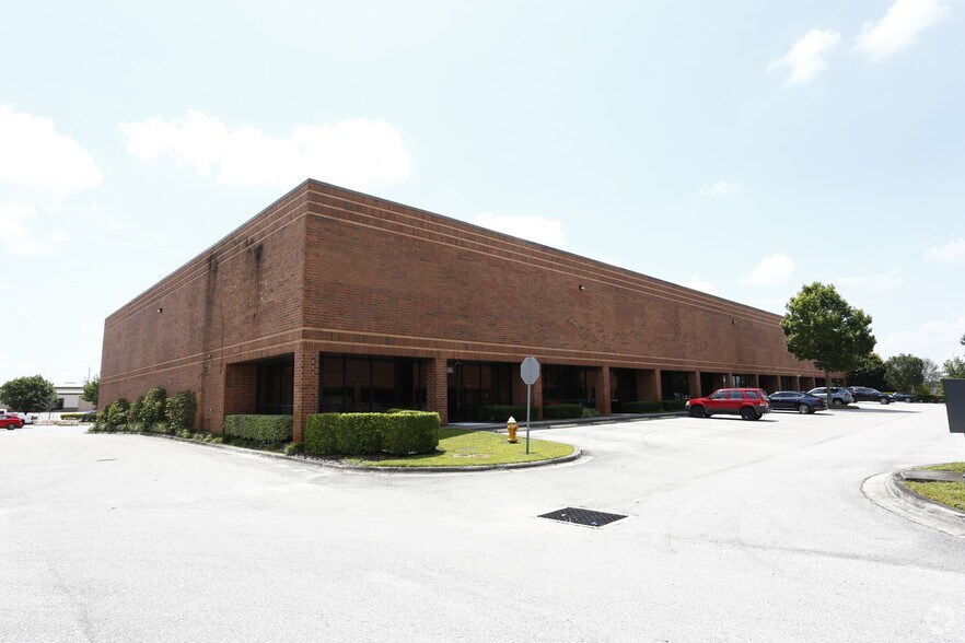 More Photos Of 2335 Commerce Point Dr, Lakeland Unknown For Lease