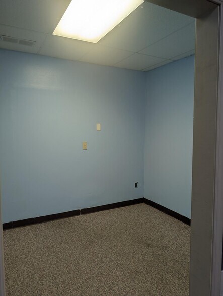 More Photos Of 4716-4724 S Dixie Dr, Dayton Unknown For Lease
