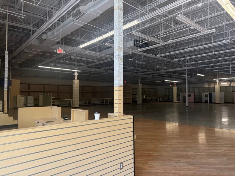 More Photos Of 22999 Savi Ranch Pky, Yorba Linda Department Store For Lease