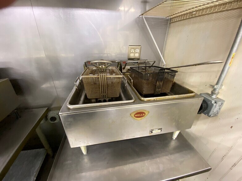 More Photos Of 215 S Washington Ave, Walnut Grove Restaurant For Sale