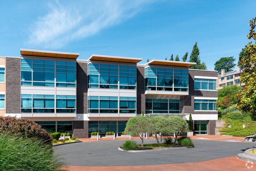 More Photos Of 5209 Lake Washington Blvd NE, Kirkland Office For Lease
