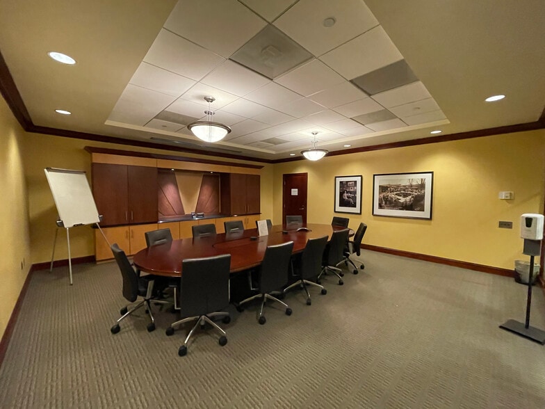 More Photos Of 112 S Tryon St, Charlotte Office Residential For Sale