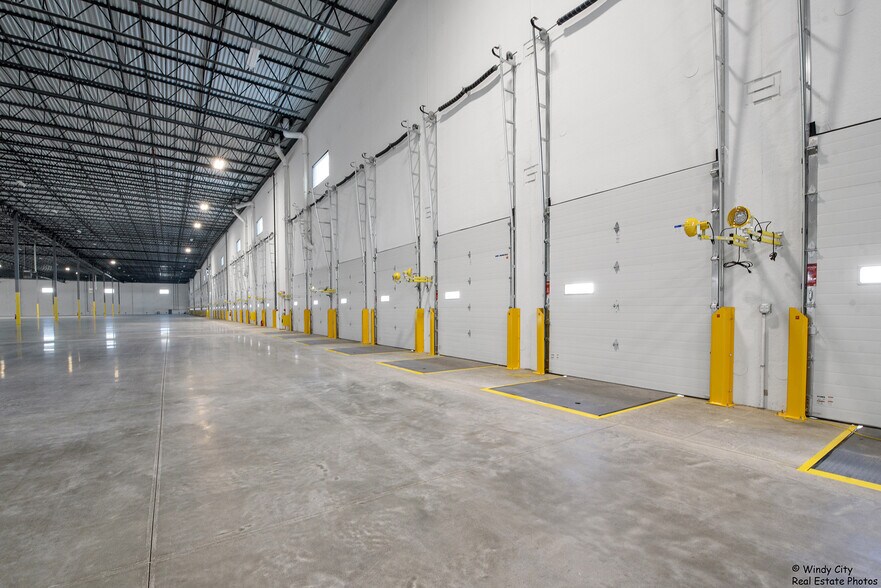 More Photos Of SEC Kenyon Road and IL RT. 25, Bartlett Distribution For Lease