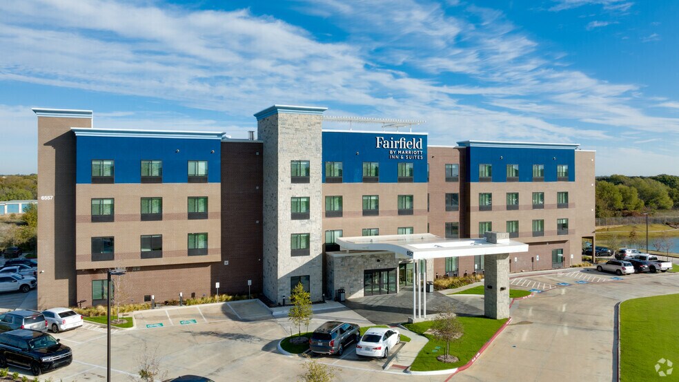 More Photos Of 6557 S Interstate 35 E, Corinth Hotel For Sale