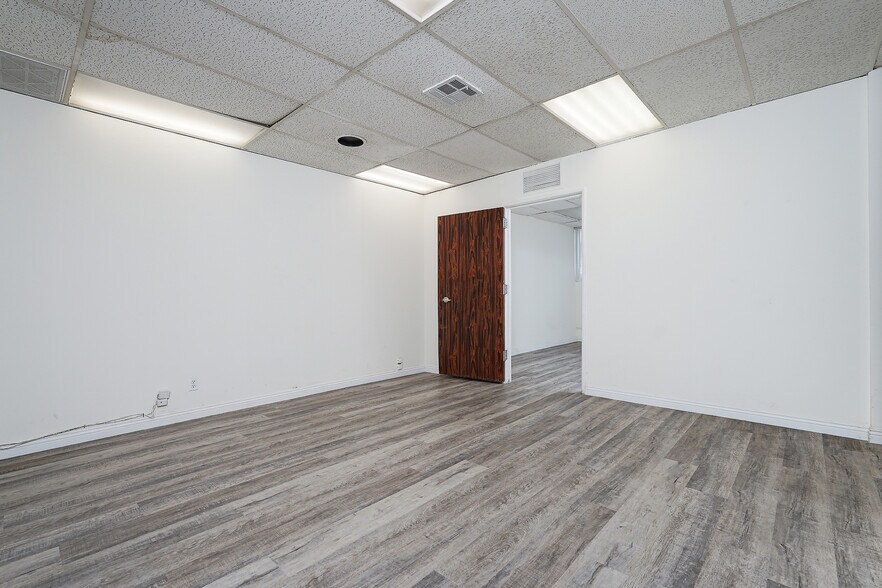 More Photos Of 2130 Huntington Dr, South Pasadena Office For Lease