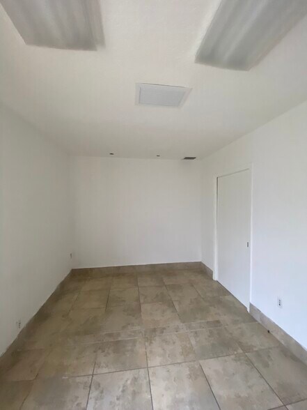 More Photos Of 3080 W Flagler St, Miami Medical For Sale