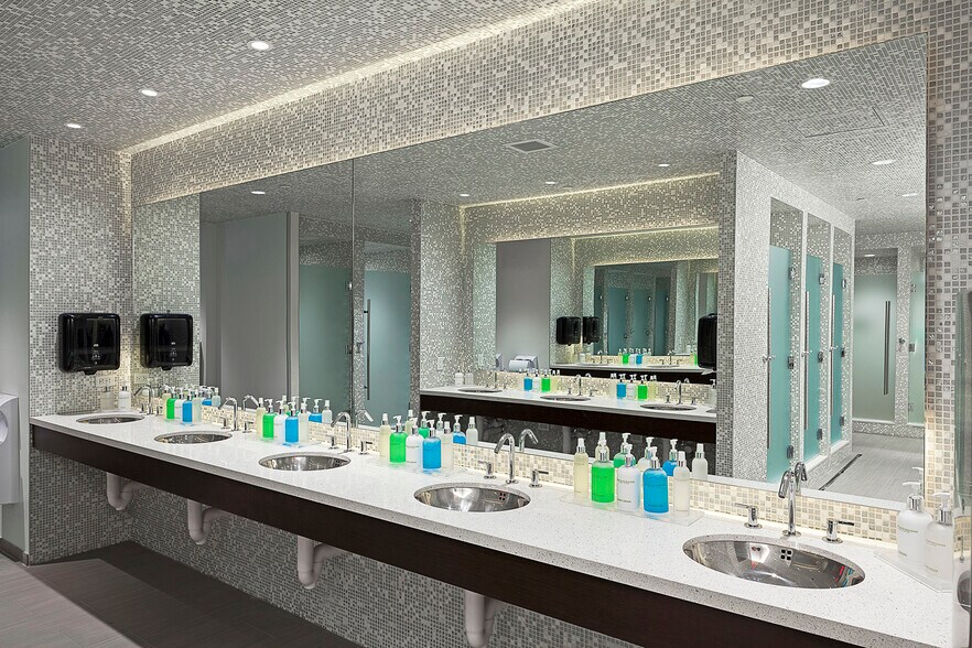 More Photos Of 350 Fifth Ave, New York Office For Lease