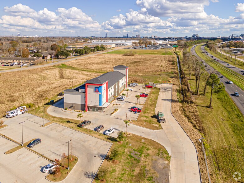 More Photos Of 2740 N Westport Dr, Port Allen Hotel For Sale