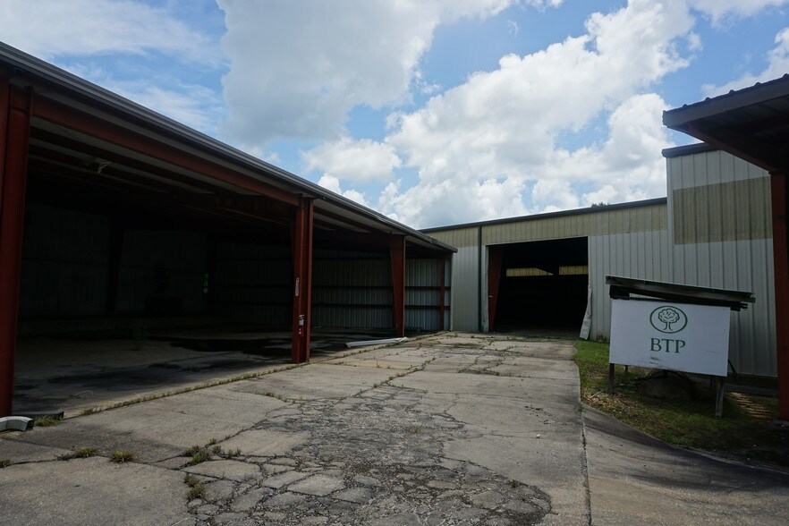 More Photos Of 403 N Main St, Evergreen Warehouse For Sale