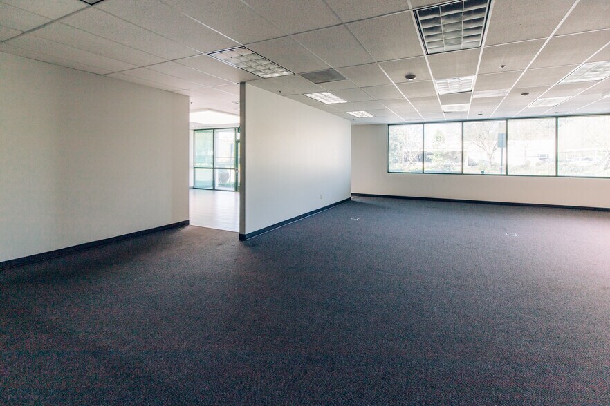 More Photos Of 10235-10255 SW Spokane Ct, Tualatin Manufacturing For Lease