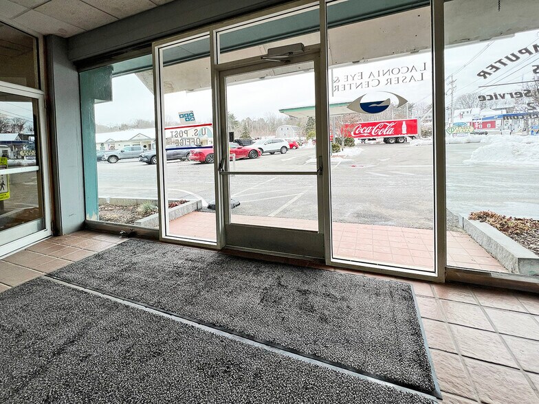 More Photos Of 35 Center St, Wolfeboro Storefront Retail Office For Lease