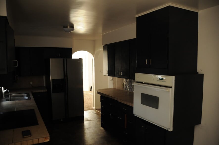 More Photos Of 2770 W 5400 S, Salt Lake City Flex For Sale