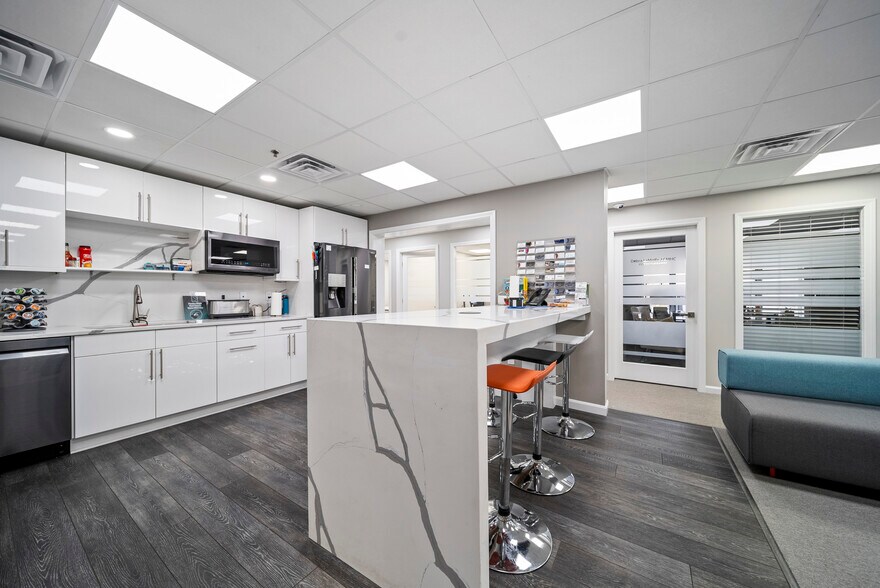 More Photos Of 75 Gilcreast Rd, Londonderry Office For Sale