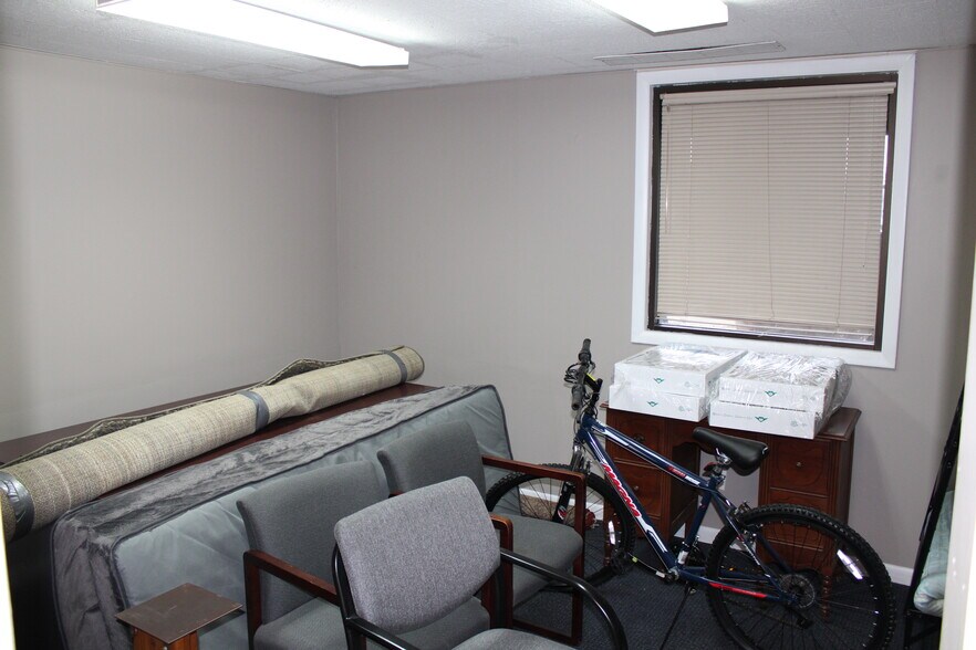 More Photos Of 1925 E Livingston Ave, Columbus Warehouse For Sale