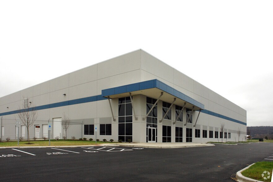 Primary Photo Of 7240 Global Dr, Louisville Distribution For Lease