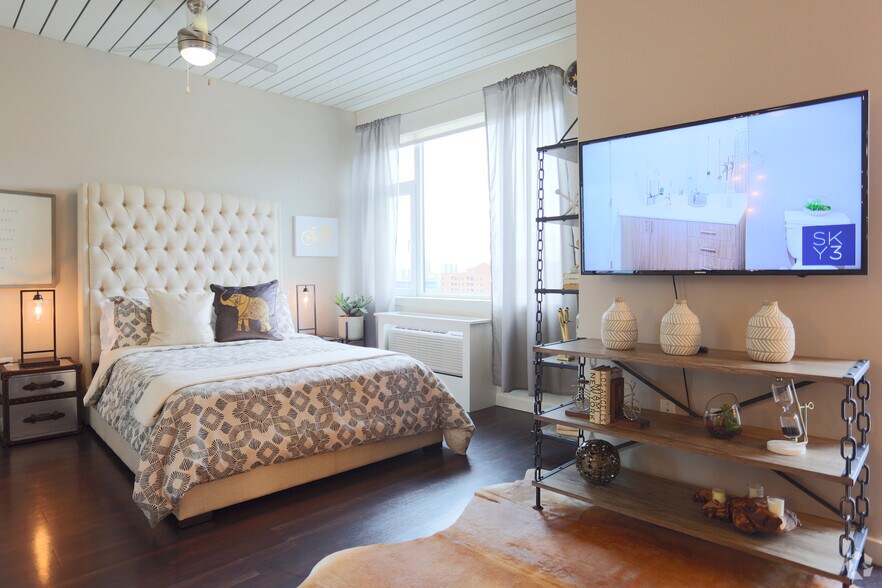 More Photos Of 1221 SW 11th Ave, Portland Apartments For Lease