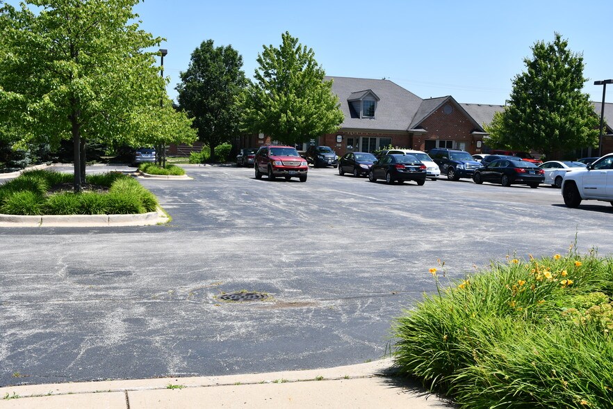 More Photos Of 10211 W Lincoln Hwy, Frankfort Restaurant For Lease