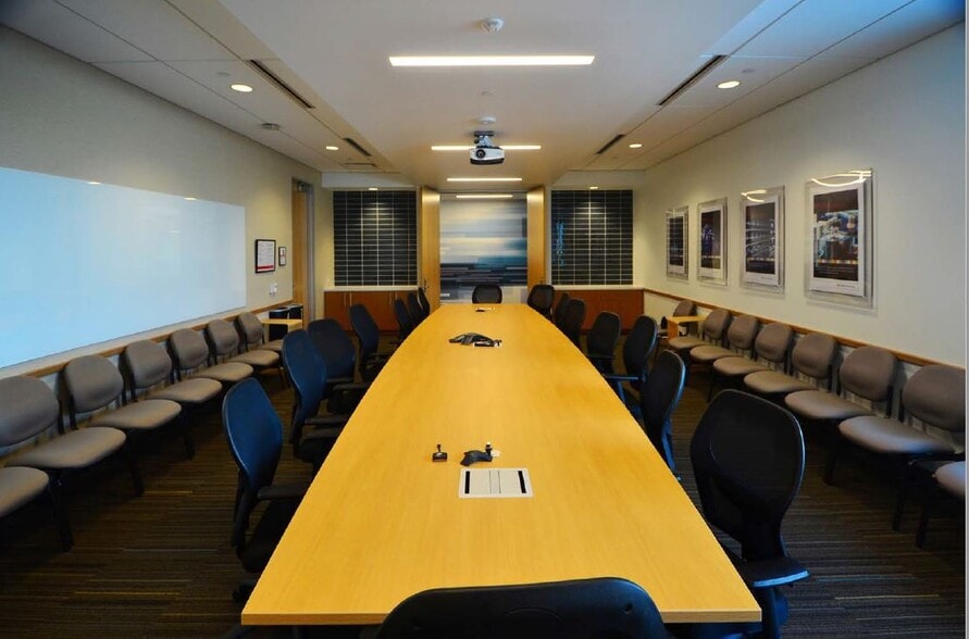 More Photos Of 13905 University Blvd, Sugar Land Medical For Sale