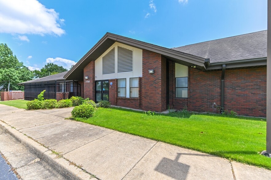 Primary Photo Of 762 S Court St, Montgomery Religious Facility For Sale