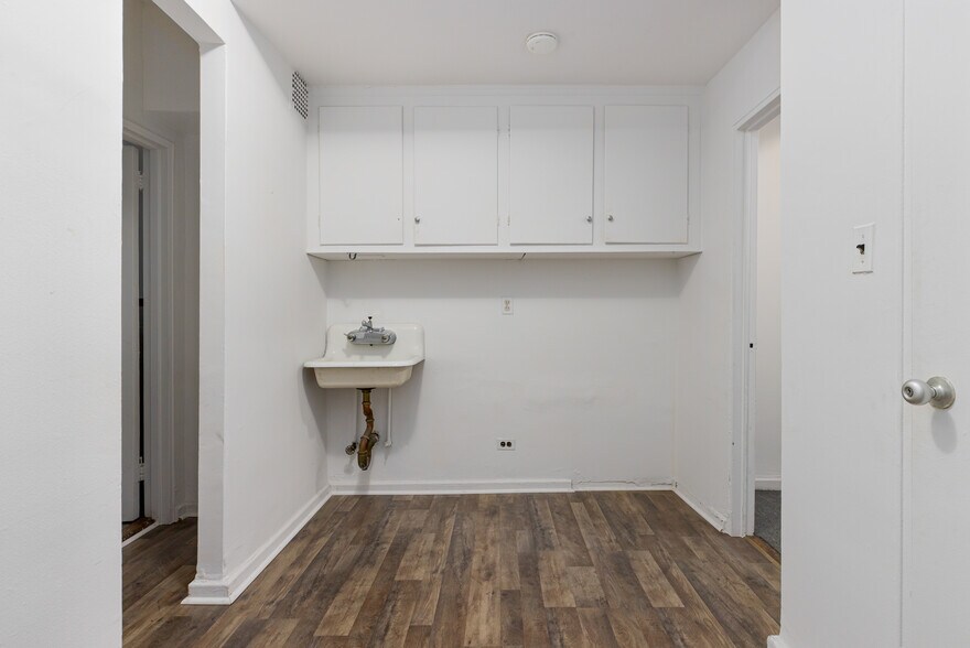 More Photos Of 6861 Yellowstone Blvd, Flushing Apartments For Sale