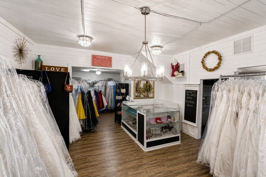 More Photos Of 9010 Main St, Woodstock Freestanding For Sale