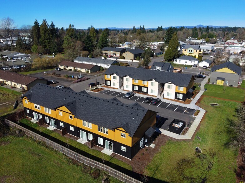 More Photos Of 219-221 SE Clark Ave, Battle Ground Apartments For Sale