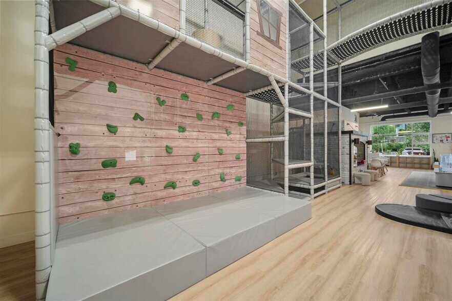 More Photos Of 19748A 86th Av, Langley Warehouse For Sale