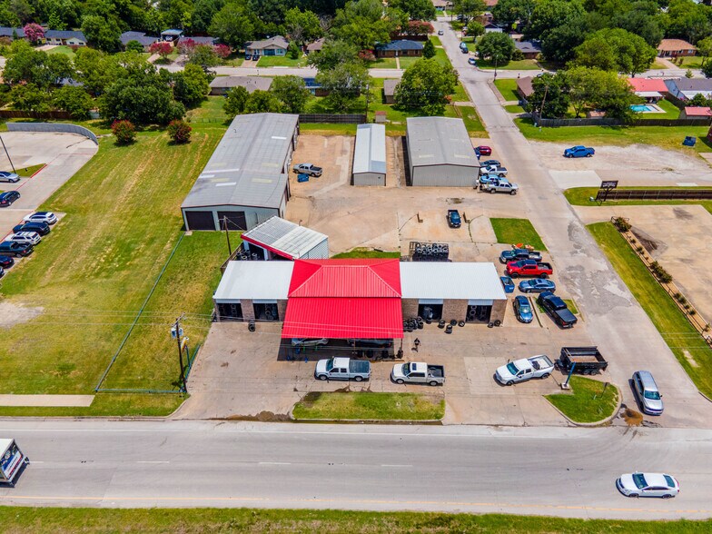 More Photos Of 2000 Front St, Kaufman Warehouse For Lease