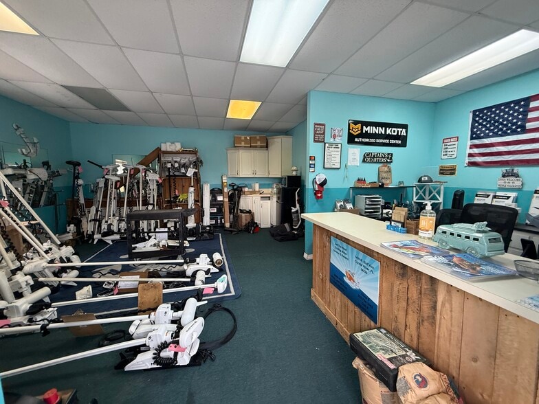 More Photos Of 1424 N Gulf Ave, Crystal River Self Storage For Sale