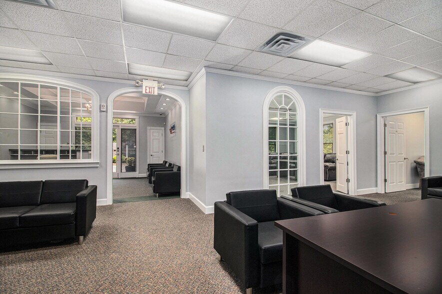 More Photos Of 1580 Warsaw Rd, Roswell Office For Sale
