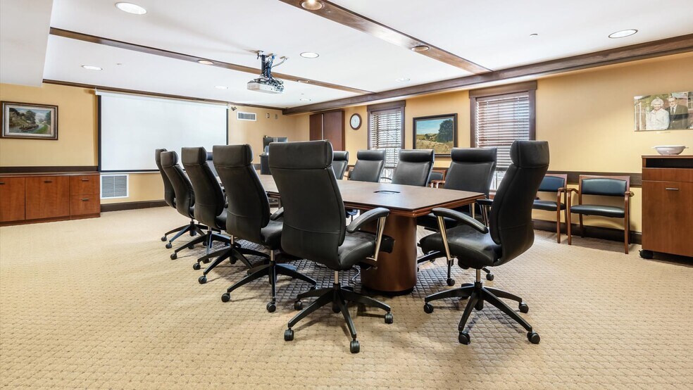 More Photos Of 200 N Whitewoman St, Coshocton Loft Creative Space For Lease