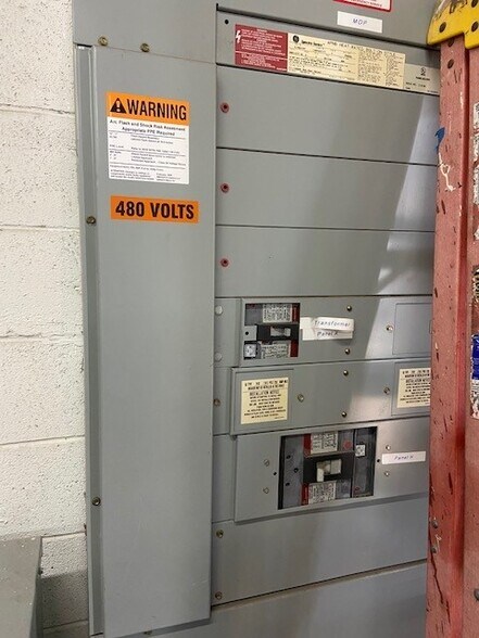 More Photos Of 304 S 12th St, Waco Warehouse For Lease