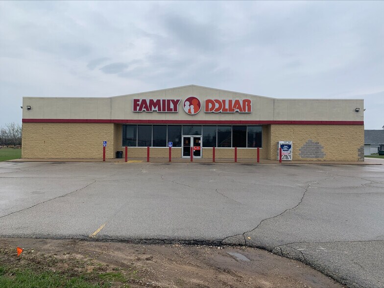 Primary Photo Of 117 S US Highway 141, Crivitz Freestanding For Lease