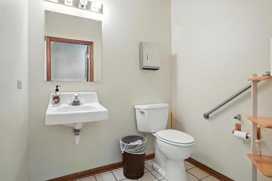 More Photos Of 32-34 W Burlington Ave, Westmont Office For Sale