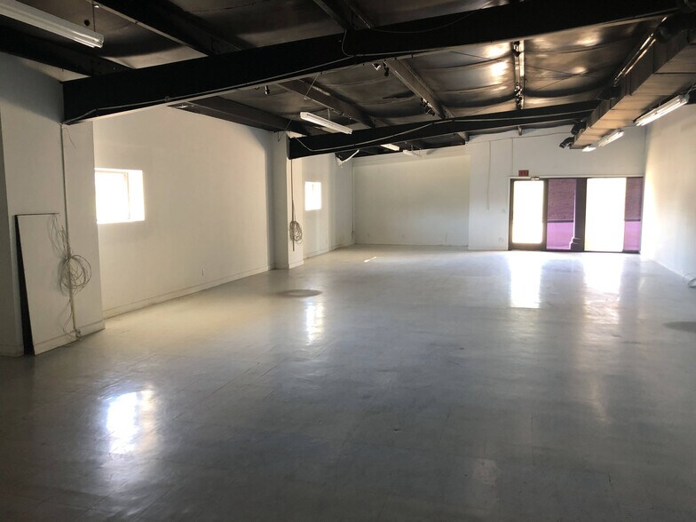 More Photos Of 2016 N Westwood Blvd, Poplar Bluff Freestanding For Sale