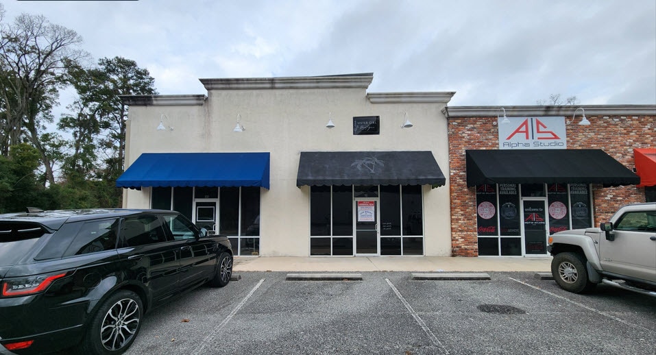 Primary Photo Of 10-100 Town Vlg, Brunswick Freestanding For Sale