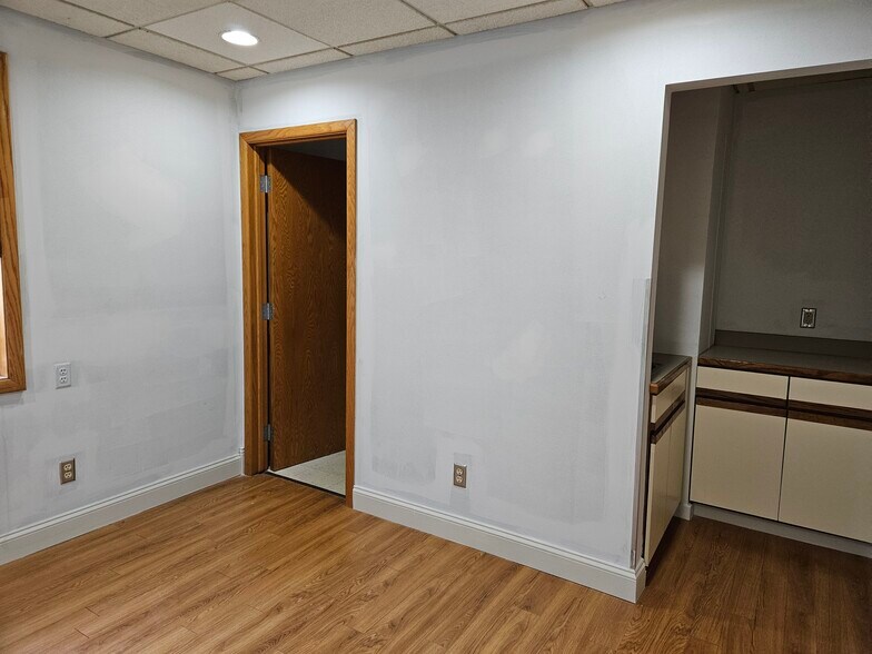 More Photos Of 5820 Gratiot Rd, Saginaw Office For Sale