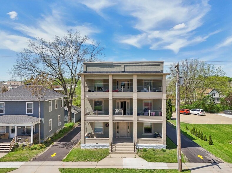 More Photos Of 108 N Main St, Edgerton Apartments For Sale