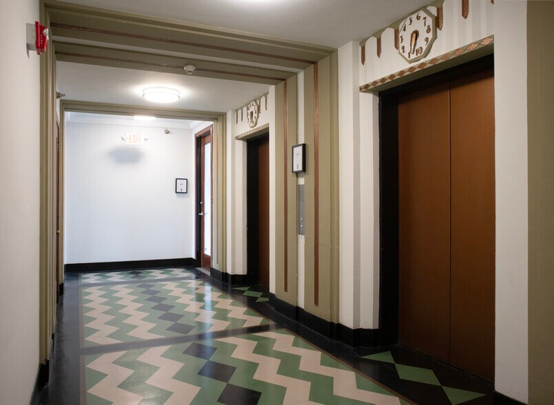 More Photos Of 5400-5420 Wilshire Blvd, Los Angeles Loft Creative Space For Lease