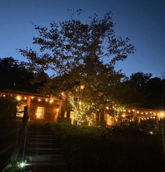 More Photos Of Cove Road, Jasper Specialty For Sale