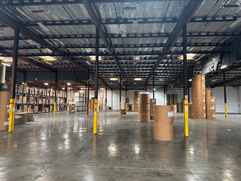 More Photos Of 14301 Gannet St, La Mirada Distribution For Lease