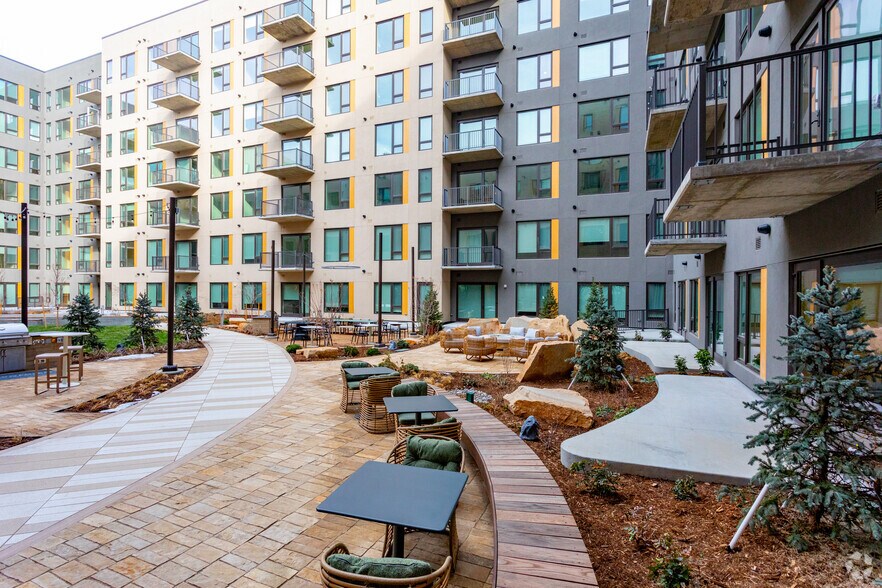 More Photos Of 1380 Uvalda St, Aurora Apartments For Lease