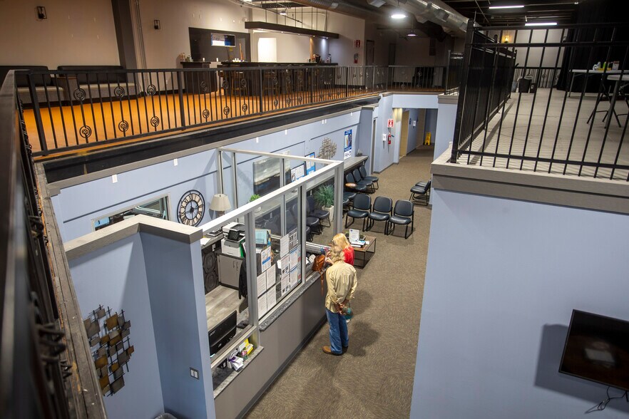 More Photos Of 25000 US 59 Rd, El Campo Flex For Sale