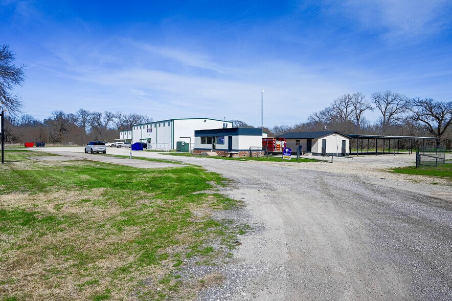 More Photos Of 19710 US Highway 377, Whitesboro Warehouse For Sale