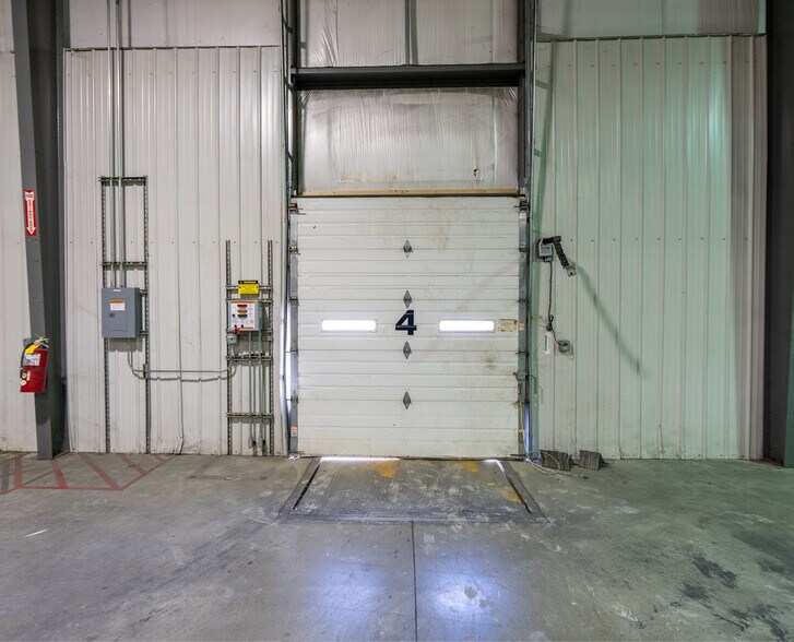 More Photos Of 515 S Main St, Fremont Warehouse For Lease