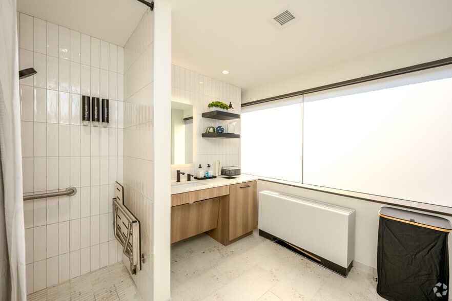 More Photos Of 4520 East West Hwy, Bethesda Office For Lease